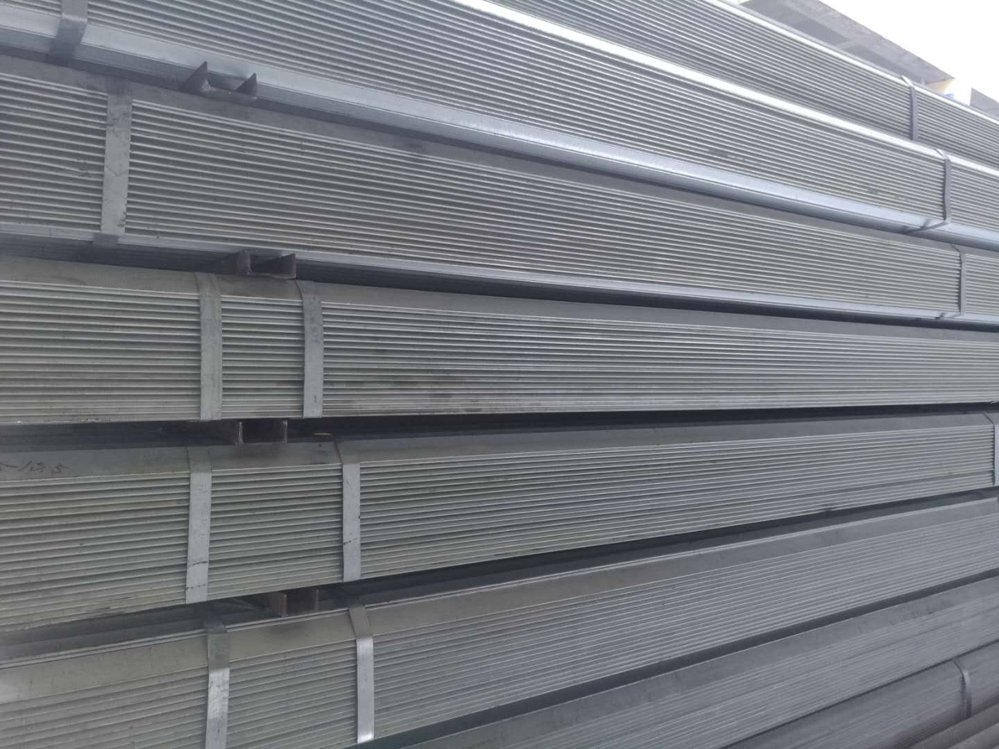 成都熱鍍鋅角鋼加工流程
